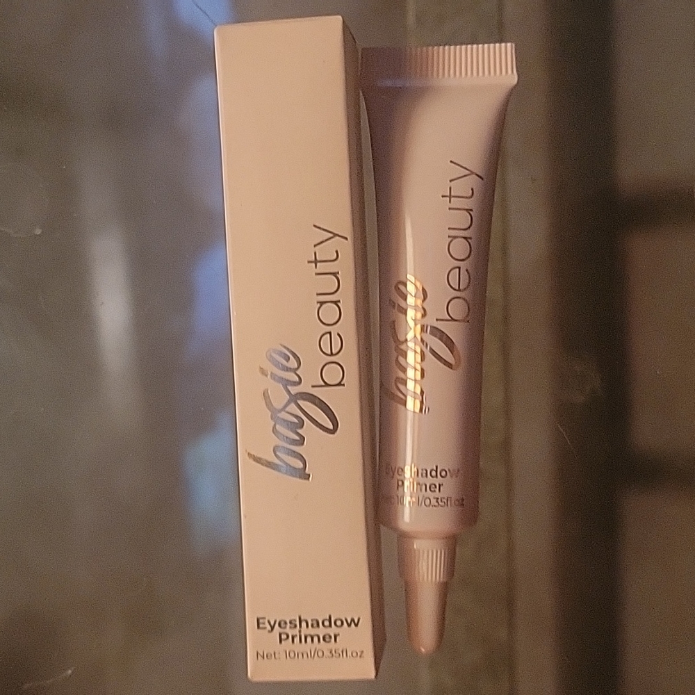 Baise beauty  eyeshadow primer new